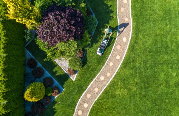 Cost of Mowing And Landscaping in Lilburn